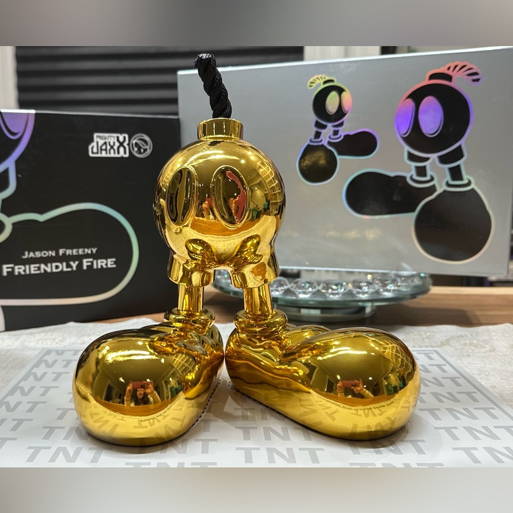 .GOLD MIGHTY JAXX x JASON FREENY x KID ROBOT "FRIENDLY FIRE" 100% AUTHENTIC NEW!